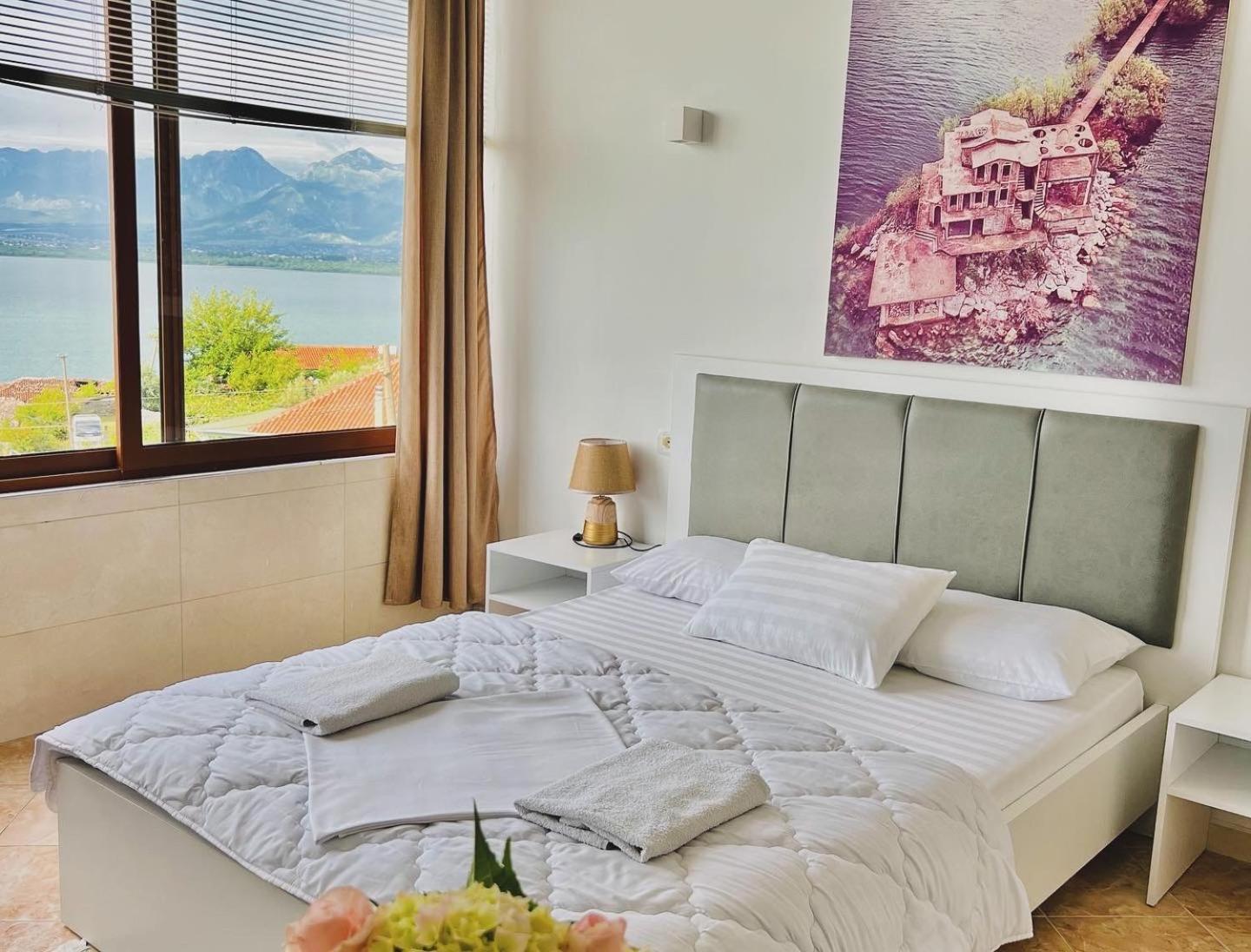Iart Residence Shiroka Bagian luar foto