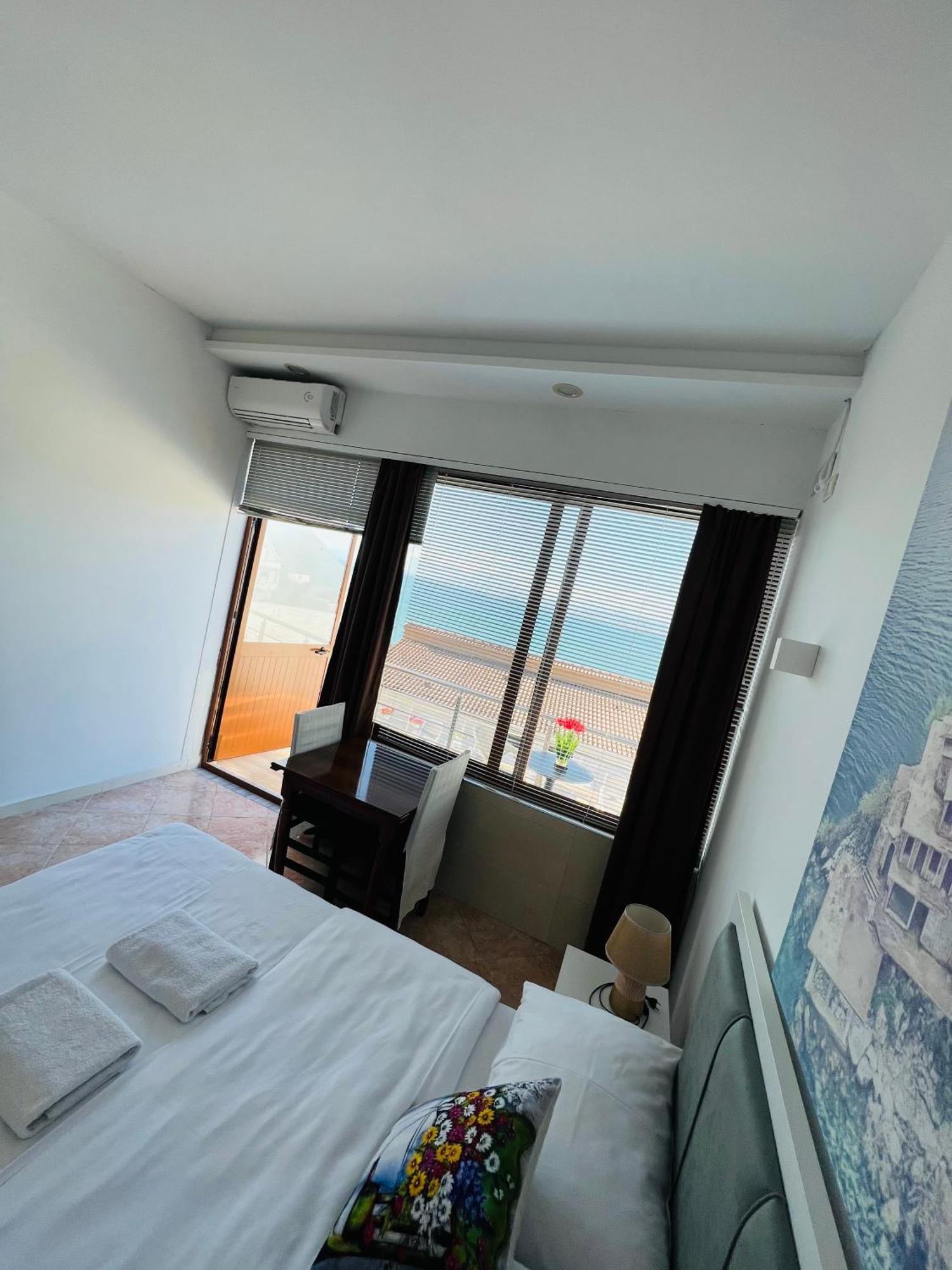Iart Residence Shiroka Bagian luar foto