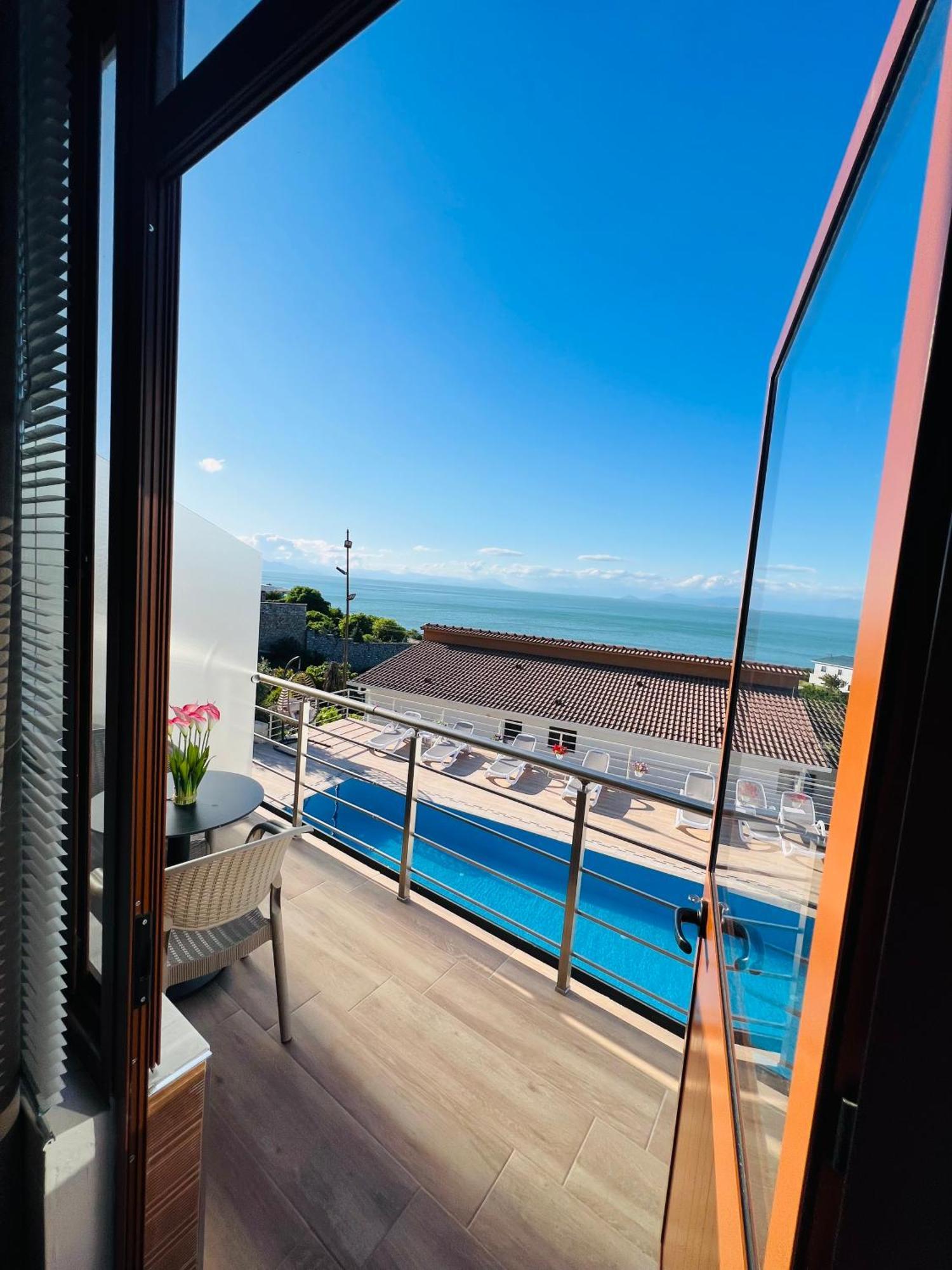 Iart Residence Shiroka Bagian luar foto